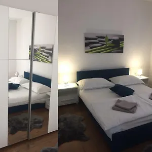  Appartamento Bond With Private Parking